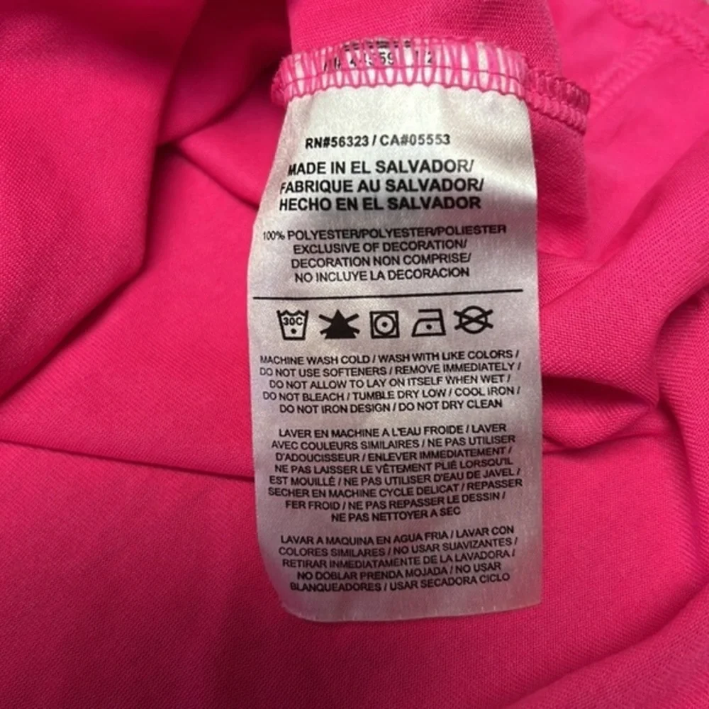 Woman's‎ Nike T-shirt